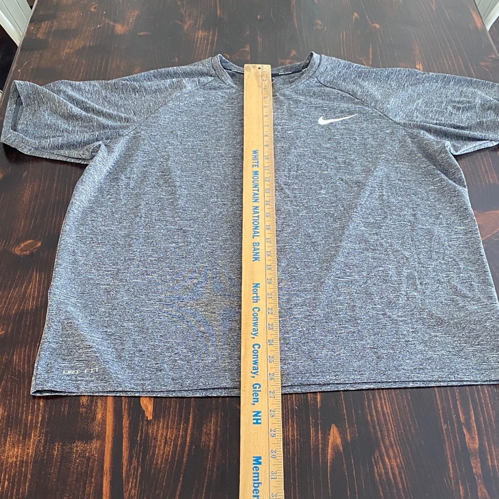Mens Large Nike Dri-FIT Swim Shirt with UPF 40 + in Heather Gray - Picture 3 of 6